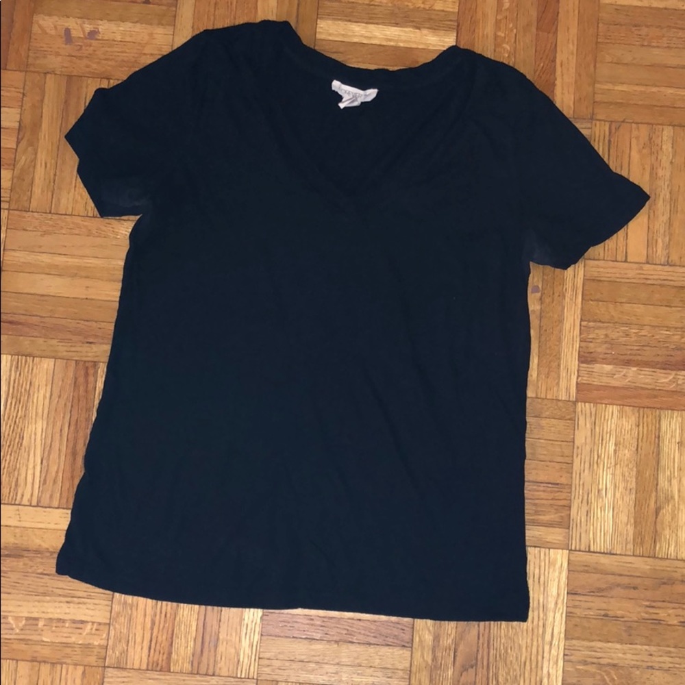 Forever 21 Black V-neck T-shirt